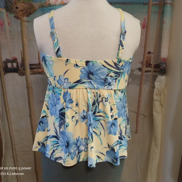 Beach House Swim Top Tankini in Floral Print Size 16 - Picture 3 of 5